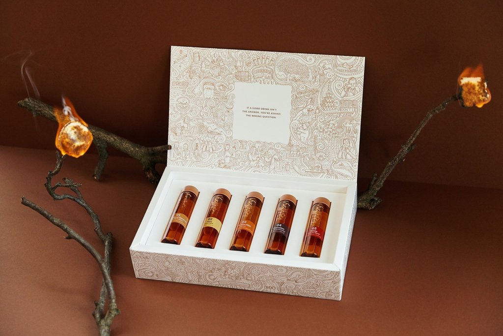 【創(chuàng)新包裝】華麗的烈酒禮盒包裝設(shè)計(jì)